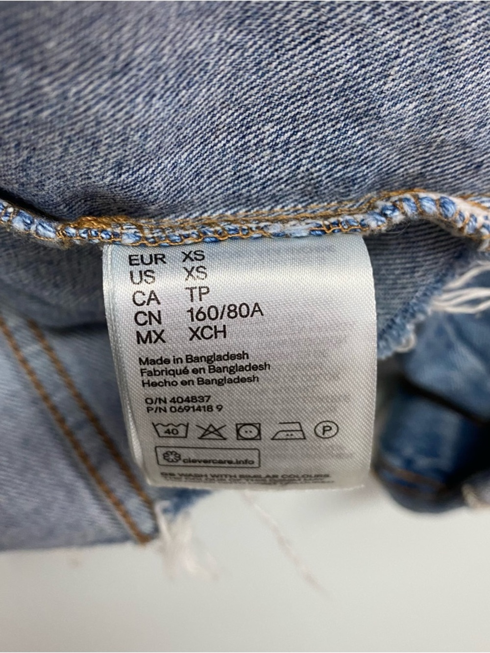 H&M DIVIDED DISTRESSED DENIM JACKET - XS - Picture 6 of 6